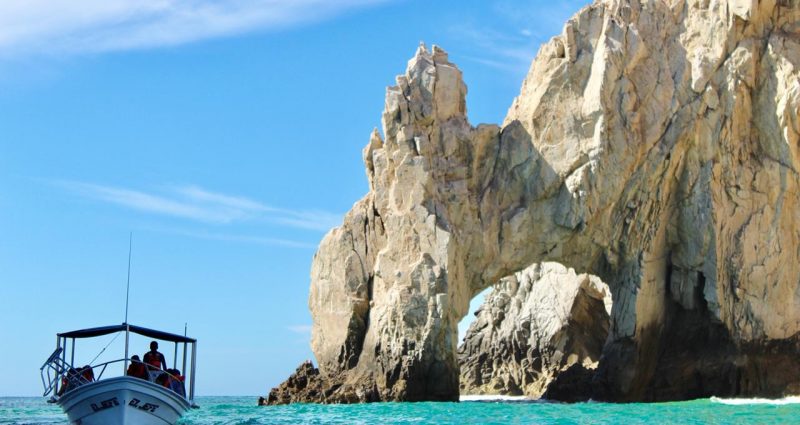 catamaran tours, snorkeling tour, land´s end, lovers beach, pelican rock, medano beach, Sunset Party cruise, IGY marina cabo san lucas méxico dock,